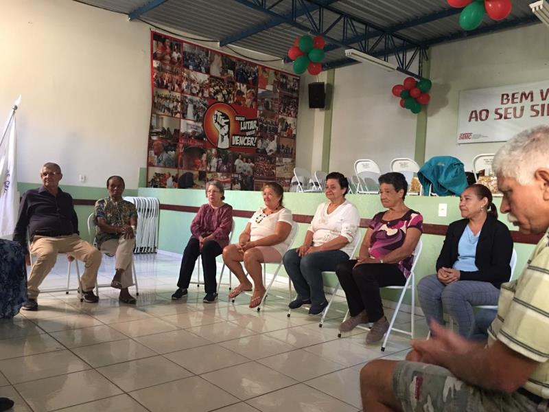 Reunião de Constelação Familiar agradou aposentados/as