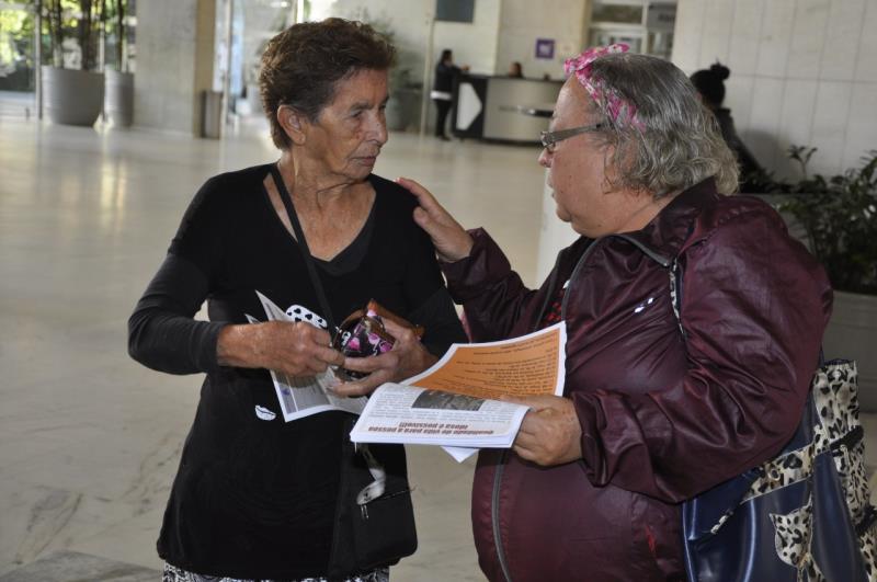 Diretoria do STMC esteve presente no Paço Municipal na entrega do holerite