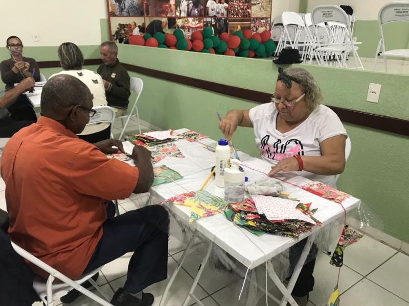 Roda de Enfeites Juninos com Café Coletivo Aconteceu Hoje (06/06) no STMC