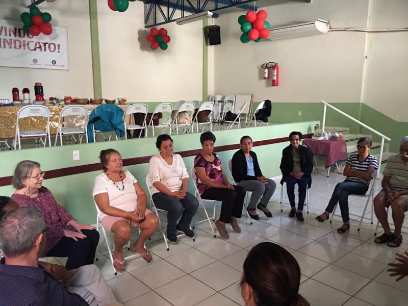 Reunião de Constelação Familiar agradou aposentados/as