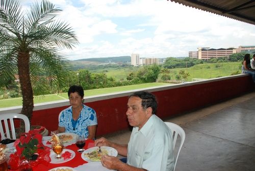 Almoço Dançante reúne aposentados e pensionistas em tarde festiva