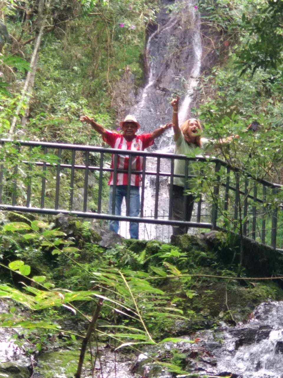 Aposentados/as vistam os principais pontos turísticos de Poços de Caldas