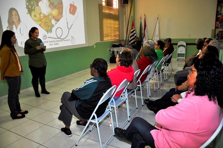 Palestra sobre Alimentação Saudável para pessoa Idosa
