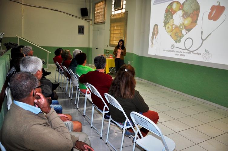 Palestra sobre Alimentação Saudável para pessoa Idosa