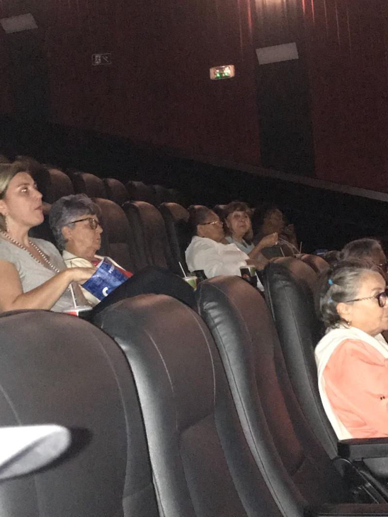 STMC no Cinema: Aposentados/as assistem o filme 