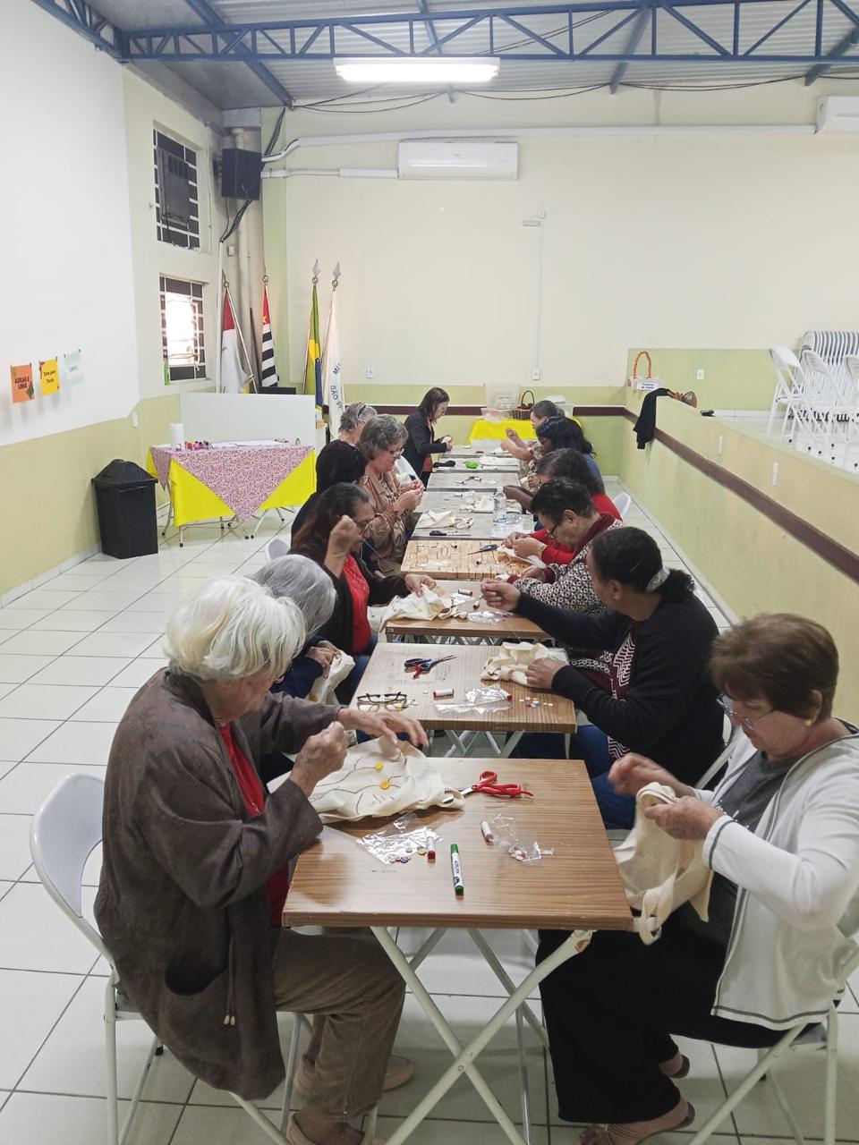 Casa dos Aposentados/a - Atêlie Mãos que Florecem - Outubro de 2025