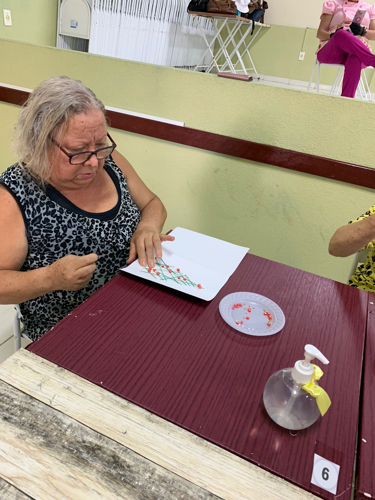 Casa dos Aposentados/as - Ateliê com Marianna: Bordado em Cartões - Novembro de 2023	