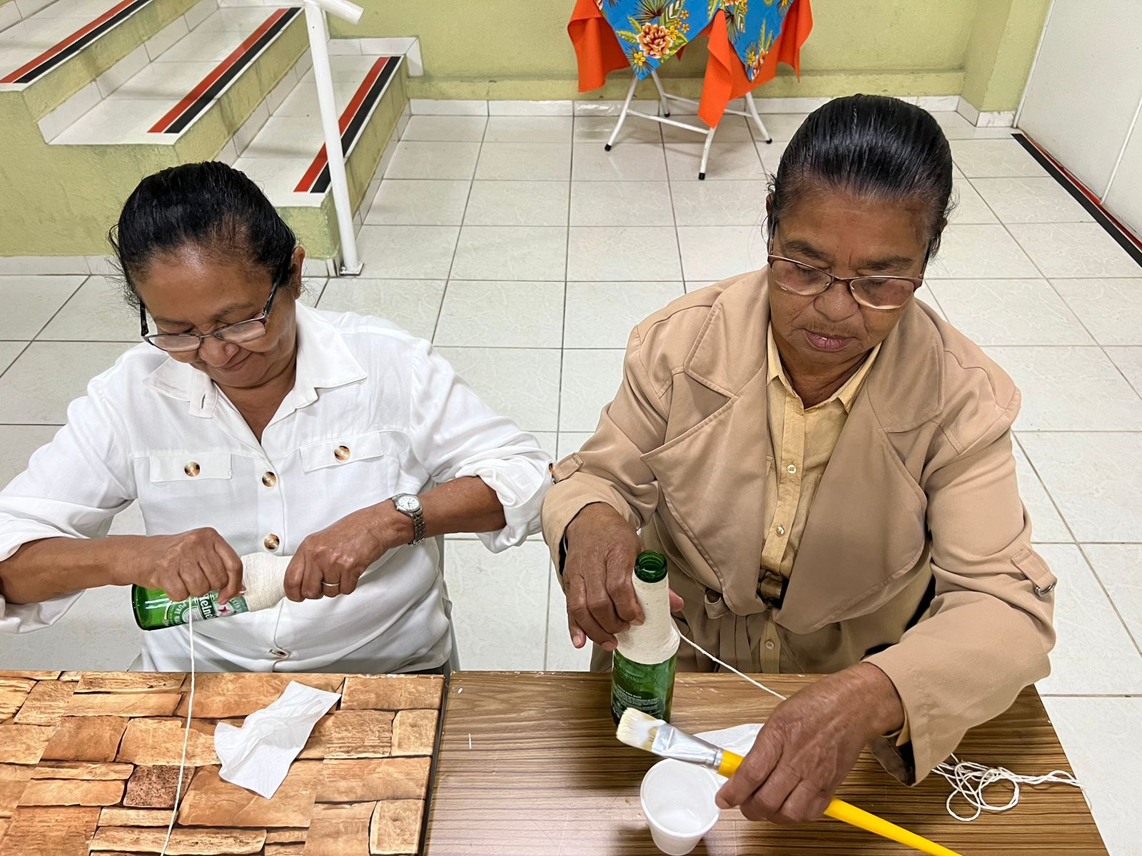 Casa dos Aposentados/as - Ateliê de Garrafas Juninas - Junho de 2024
