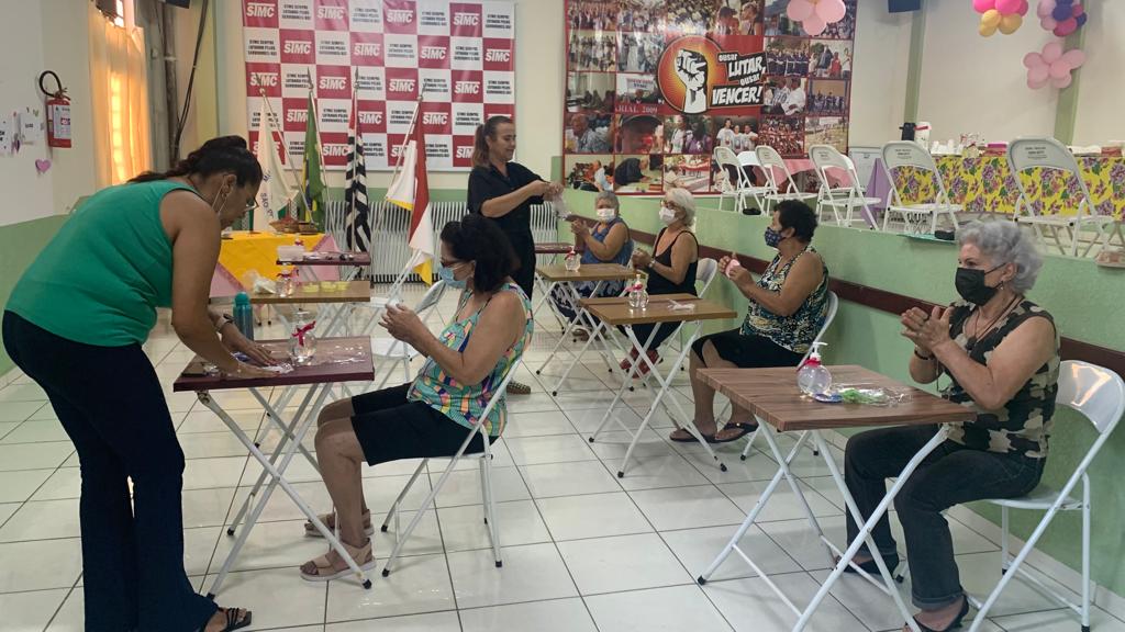 Casa dos Aposentados/as - Ateliê de Chaveiro de Biscuit - Março de 2022